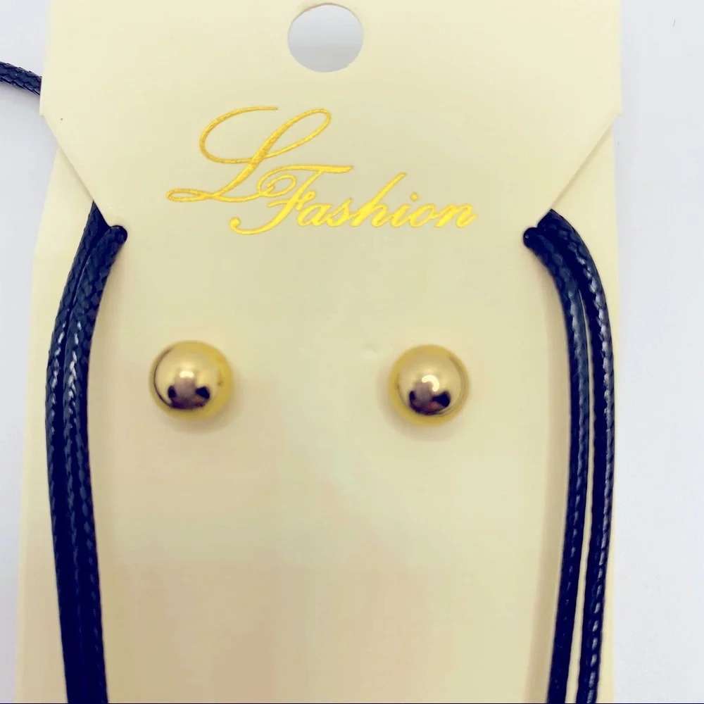 Chocker Blue Pendant with golden earrings set!